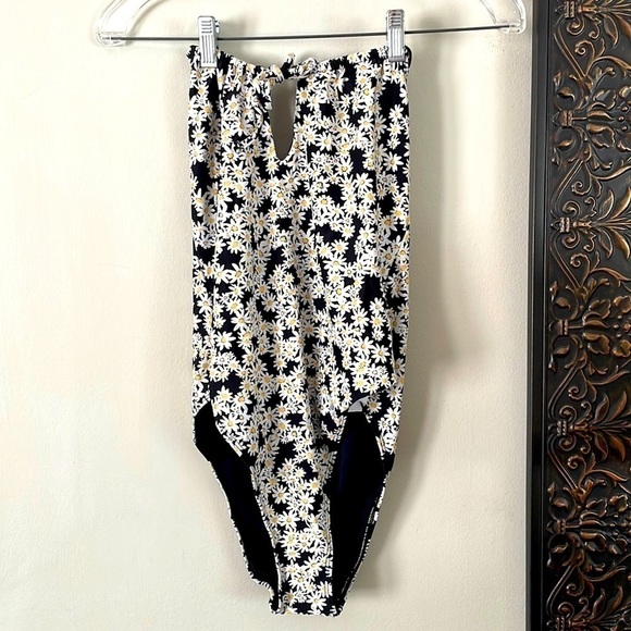 TopShop Halter high Neck Swimsuit One Piece Lined Ditsy Floral Keyhole 10 Black - Picture 4 of 11
